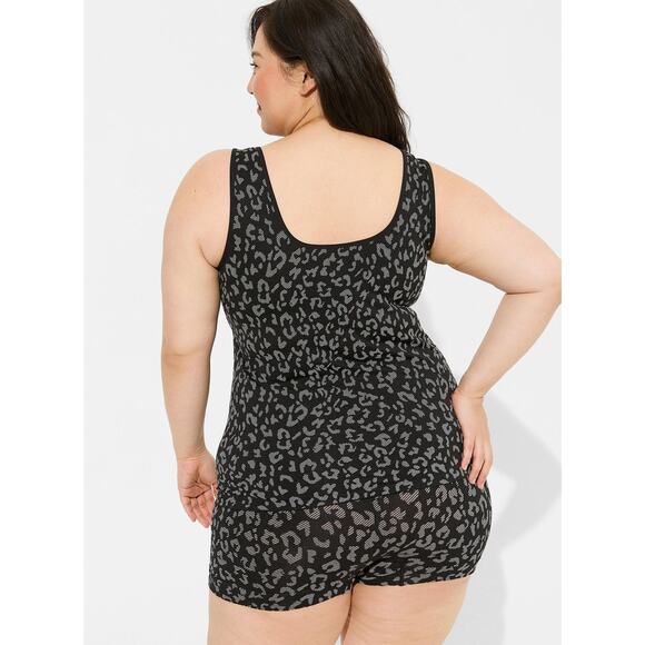 Torrid NWT 1X 1 14-16 Seamless Sleeveless Sleep Tank Animal Jacquard - Picture 2 of 2